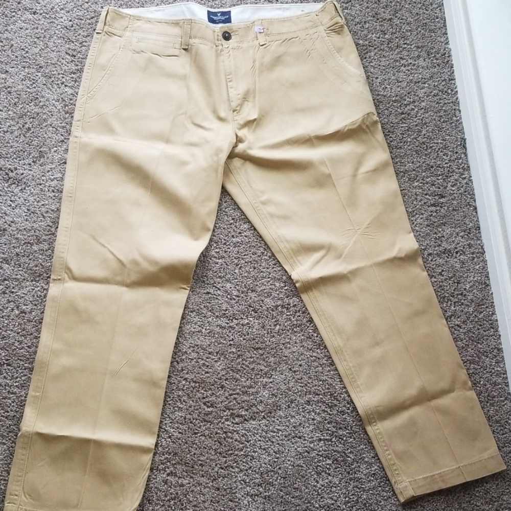 Men's American Eagle Khaki Pants 38x32